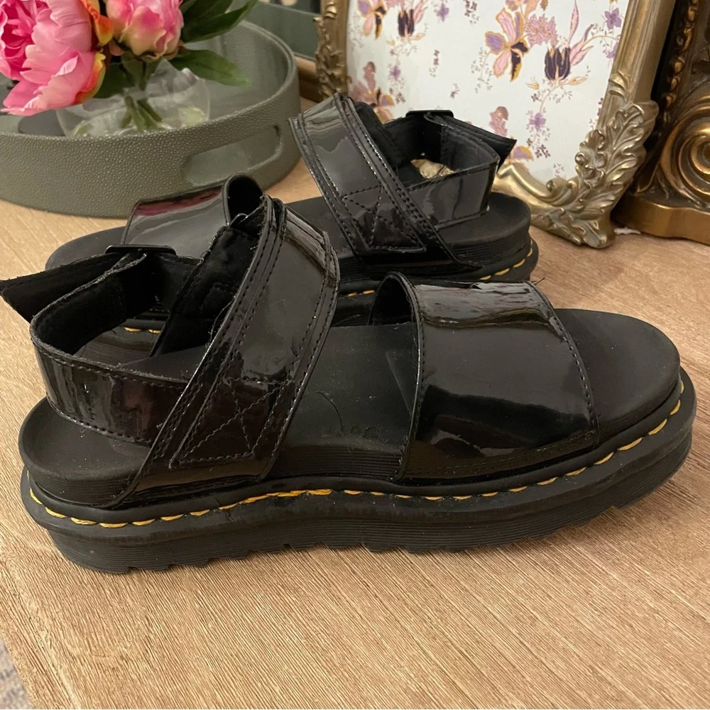 Dr. Martens VOSS   Black Patent Lamper 2 Buckle Sandal Size  EU 39 / US 8